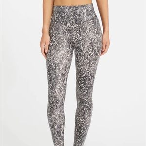 Spanx Faux Leather Grey Snake Shine Leggings; Size Large; NWT